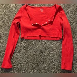 PINK VS!!! red long sleeve 3 button crop top!! size large!! 💕💕